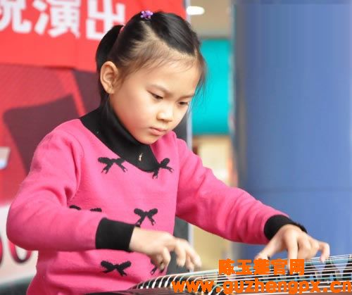 我要上民晚之古筝独奏《丰收锣鼓》-张鹤馨