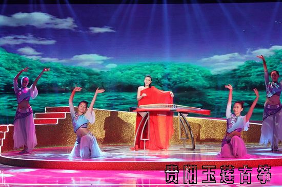 "古筝女神"张晓棠